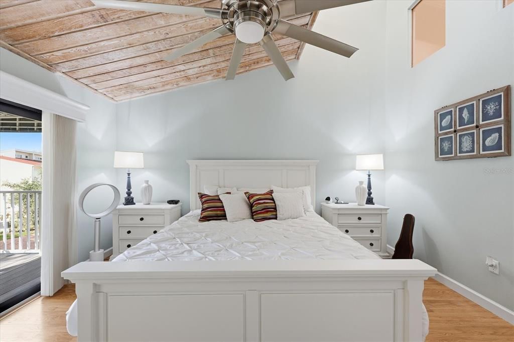 En Venta: $798,000 (3 camas, 2 baños, 2025 Pies cuadrados)