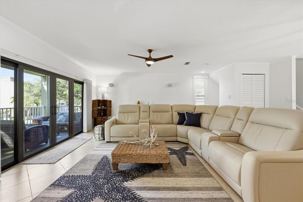 En Venta: $798,000 (3 camas, 2 baños, 2025 Pies cuadrados)