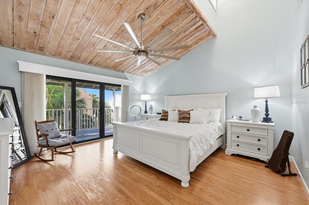 En Venta: $798,000 (3 camas, 2 baños, 2025 Pies cuadrados)