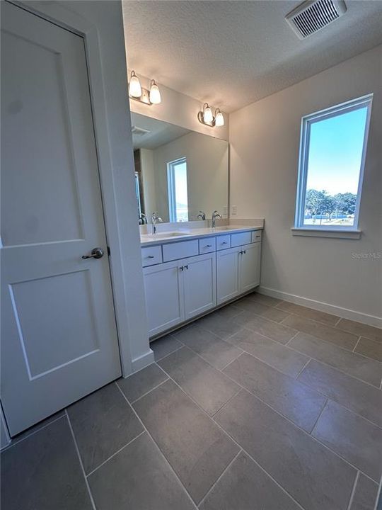 For Rent: $2,400 (3 beds, 2 baths, 2059 Square Feet)