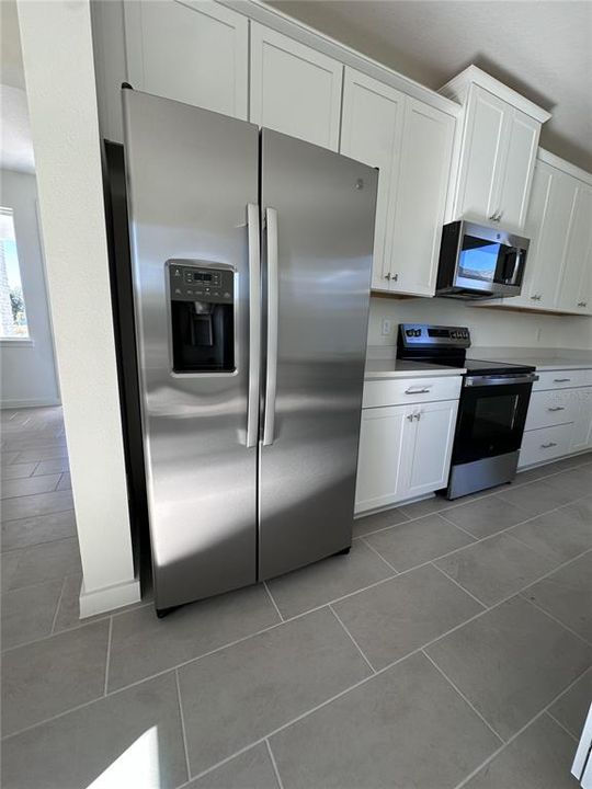 For Rent: $2,400 (3 beds, 2 baths, 2059 Square Feet)