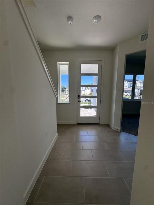 For Rent: $2,400 (3 beds, 2 baths, 2059 Square Feet)