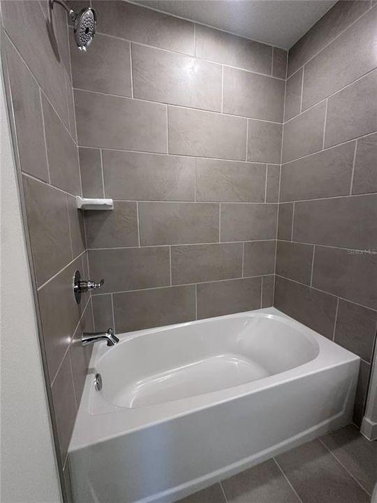 For Rent: $2,400 (3 beds, 2 baths, 2059 Square Feet)