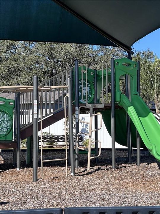 For Rent: $2,400 (3 beds, 2 baths, 2059 Square Feet)