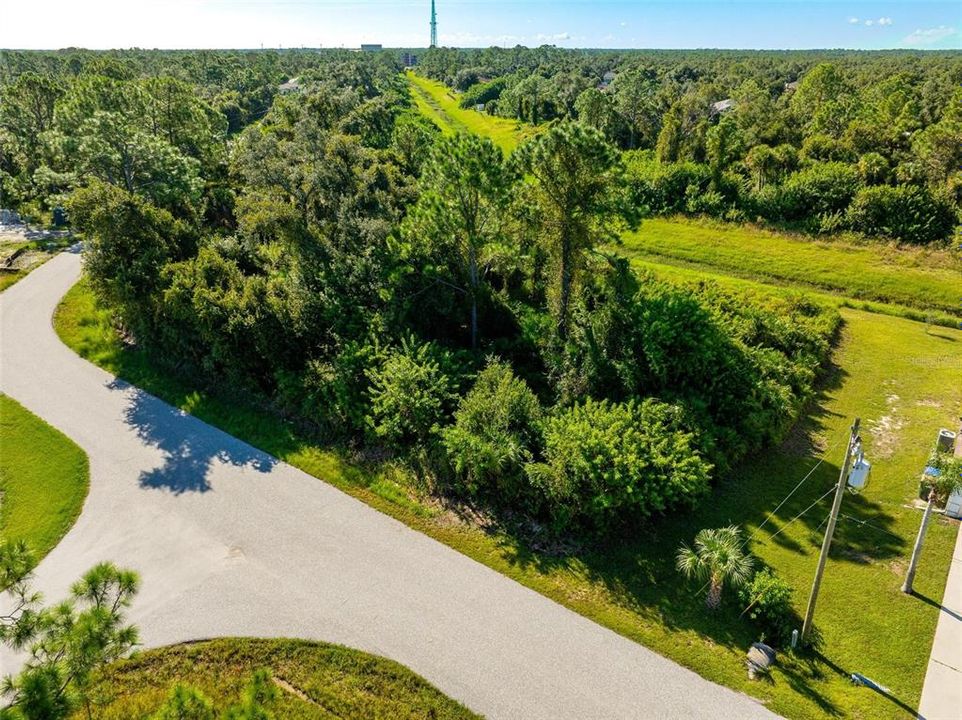 На продажу: $49,900 (0.55 acres)