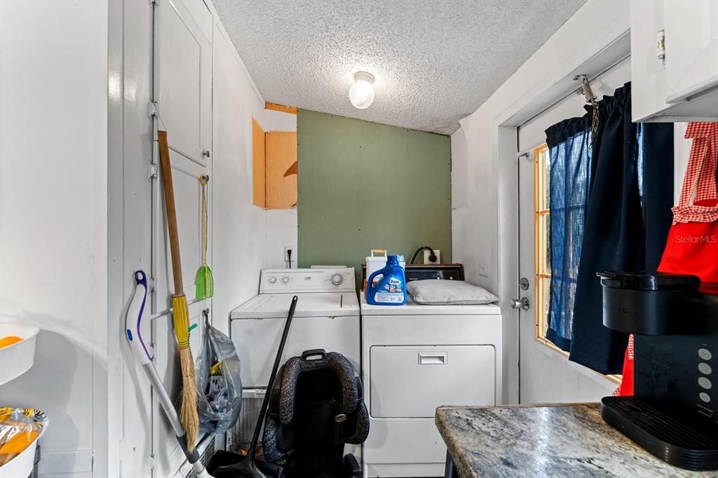 待售: $179,999 (3 贝兹, 2 浴室, 864 平方英尺)