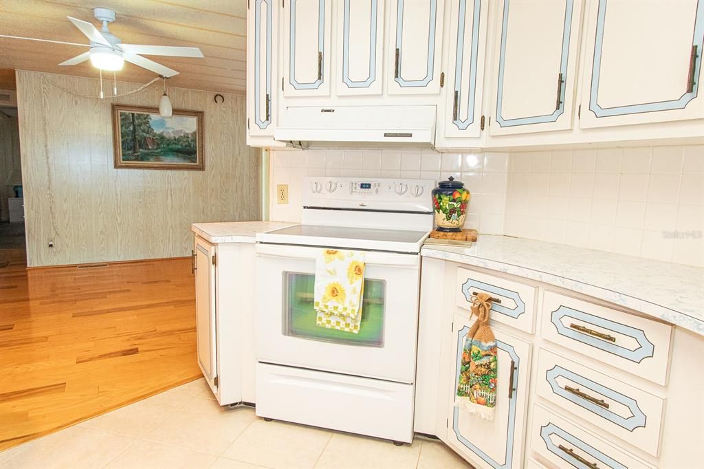 For Sale: $199,000 (2 beds, 2 baths, 1472 Square Feet)