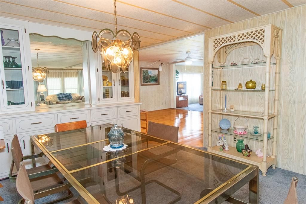 For Sale: $199,000 (2 beds, 2 baths, 1472 Square Feet)