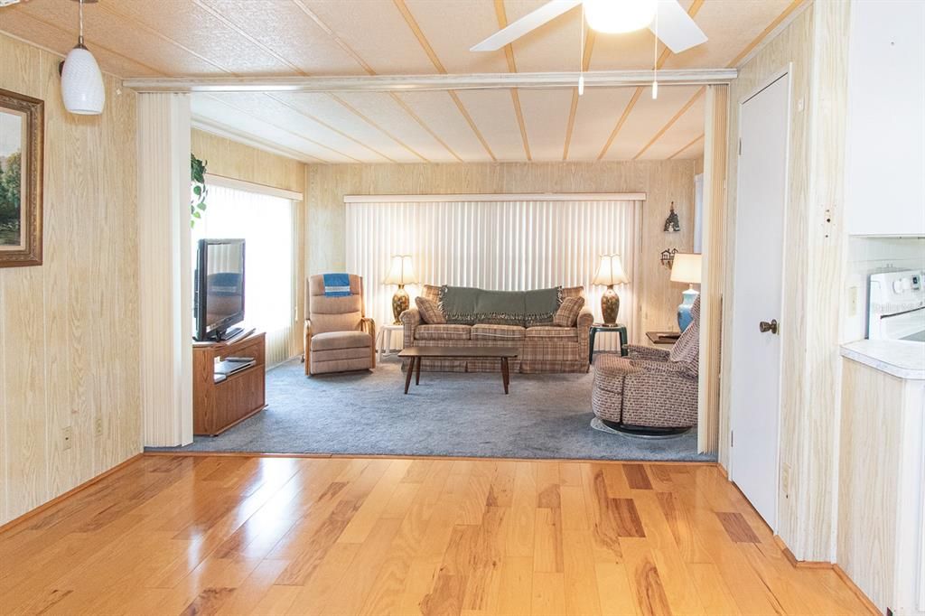 For Sale: $199,000 (2 beds, 2 baths, 1472 Square Feet)