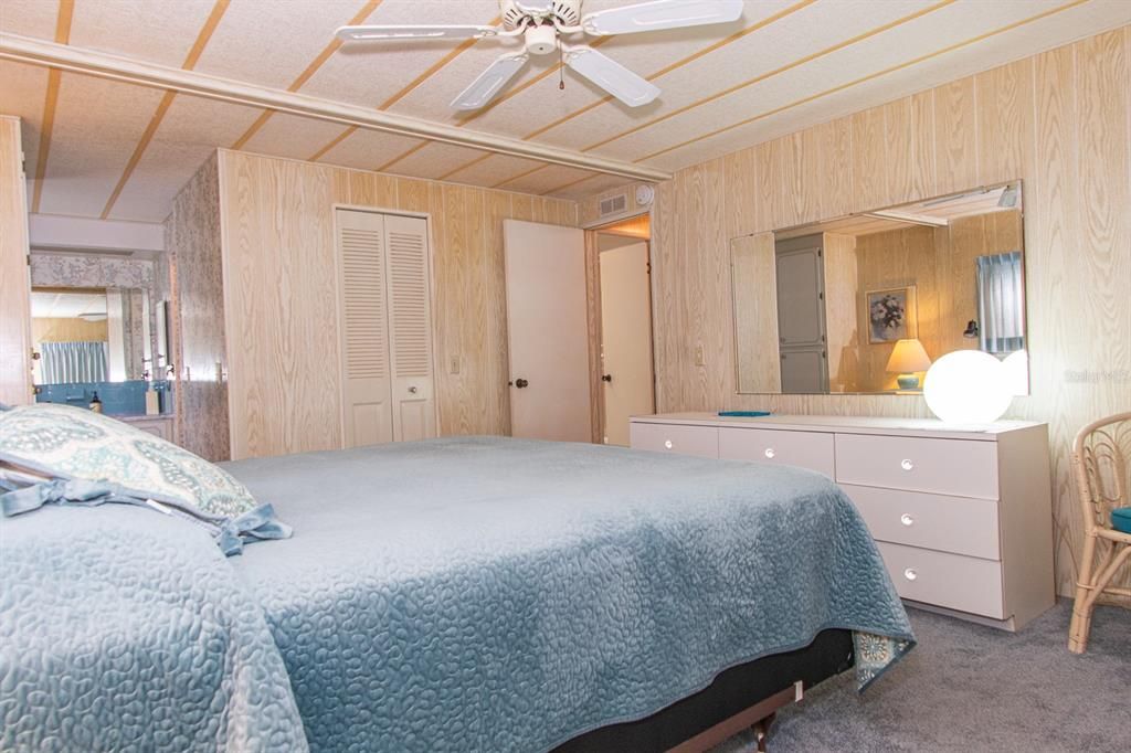 For Sale: $199,000 (2 beds, 2 baths, 1472 Square Feet)