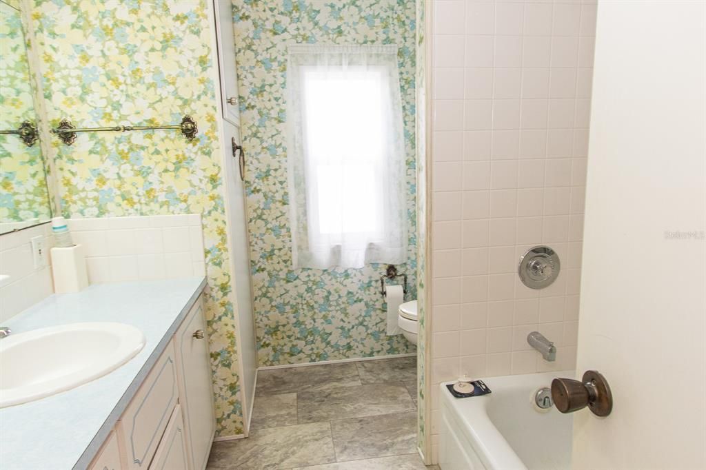 For Sale: $199,000 (2 beds, 2 baths, 1472 Square Feet)