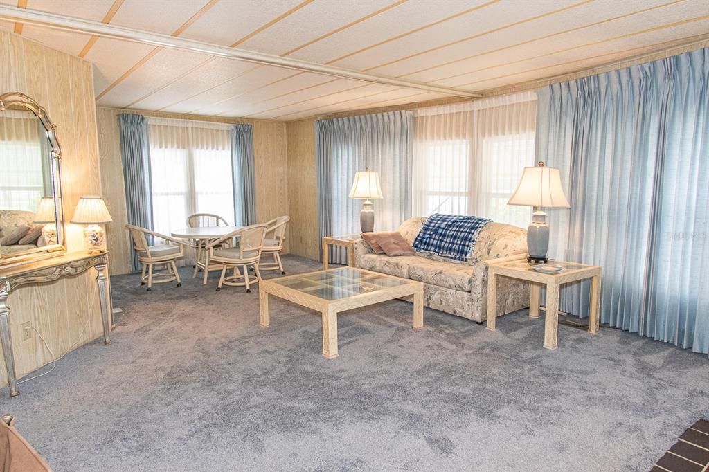 For Sale: $199,000 (2 beds, 2 baths, 1472 Square Feet)