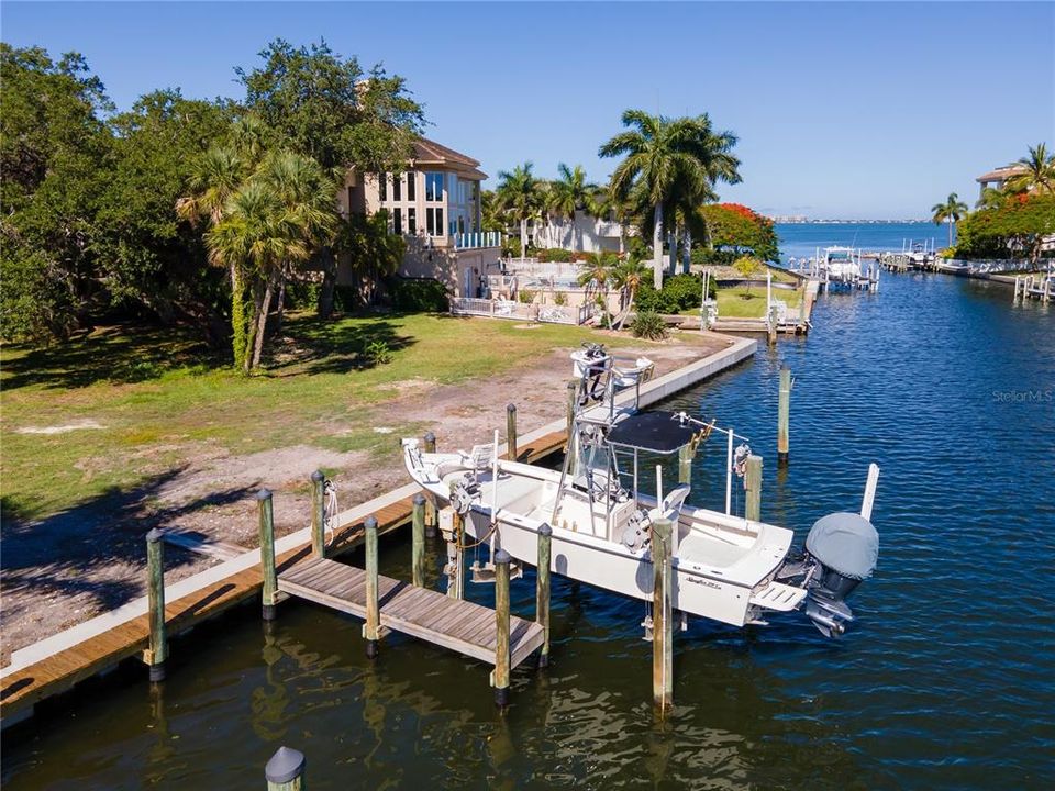 For Sale: $2,199,000 (0.40 acres)