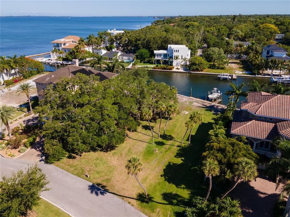 For Sale: $2,199,000 (0.40 acres)