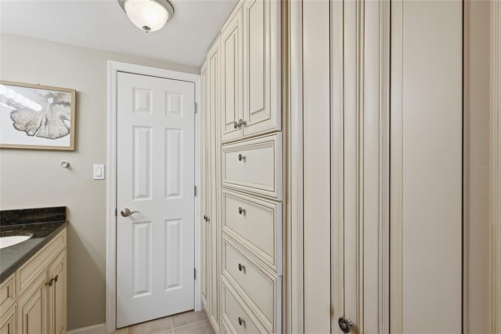 待售: $530,000 (2 贝兹, 2 浴室, 1072 平方英尺)