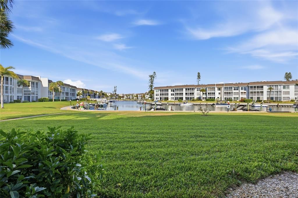 待售: $530,000 (2 贝兹, 2 浴室, 1072 平方英尺)