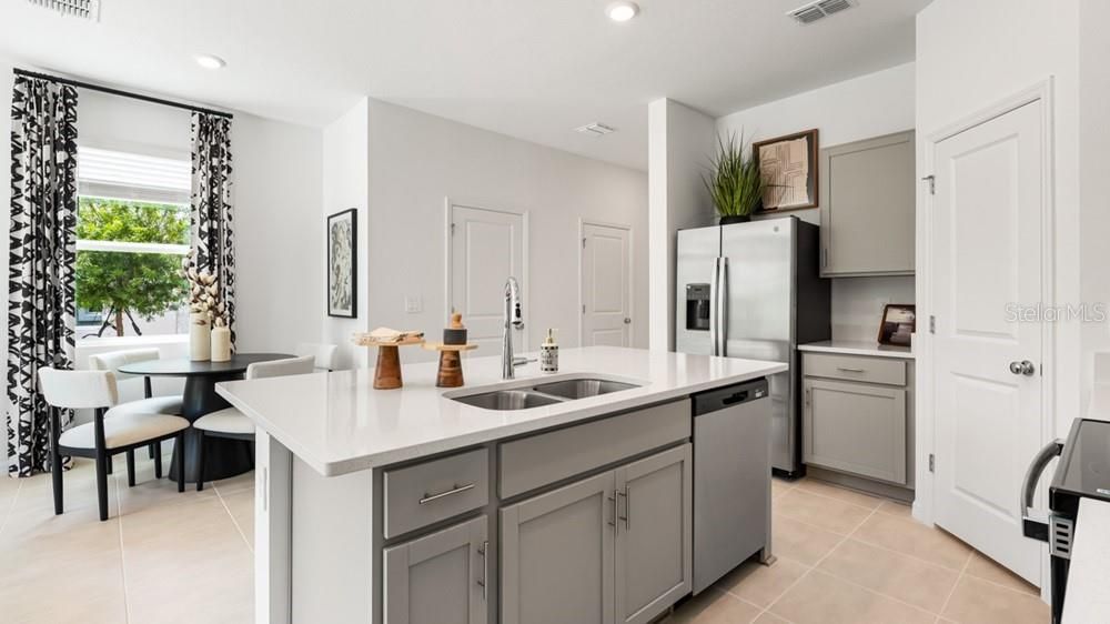 For Sale: $342,029 (3 beds, 2 baths, 1373 Square Feet)