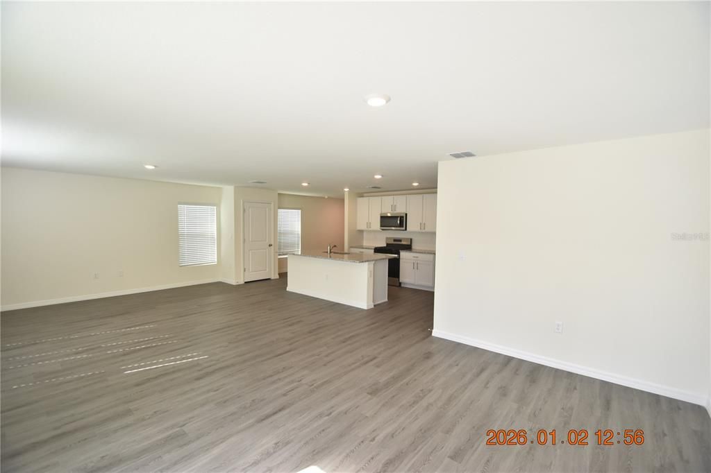 En Renta: $2,695 (4 camas, 2 baños, 2305 Pies cuadrados)