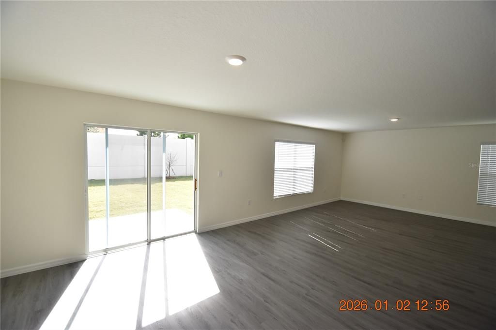 En Renta: $2,695 (4 camas, 2 baños, 2305 Pies cuadrados)