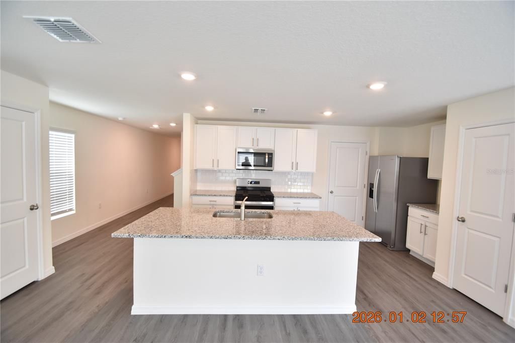 En Renta: $2,695 (4 camas, 2 baños, 2305 Pies cuadrados)