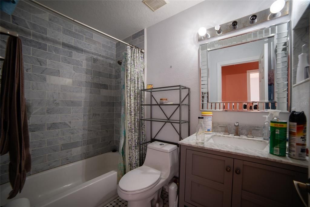 На продажу: $319,999 (3 спален, 2 ванн, 1468 Квадратных фут)