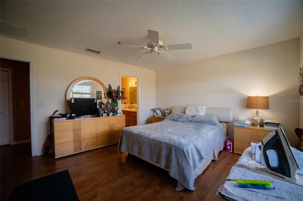 На продажу: $319,999 (3 спален, 2 ванн, 1468 Квадратных фут)