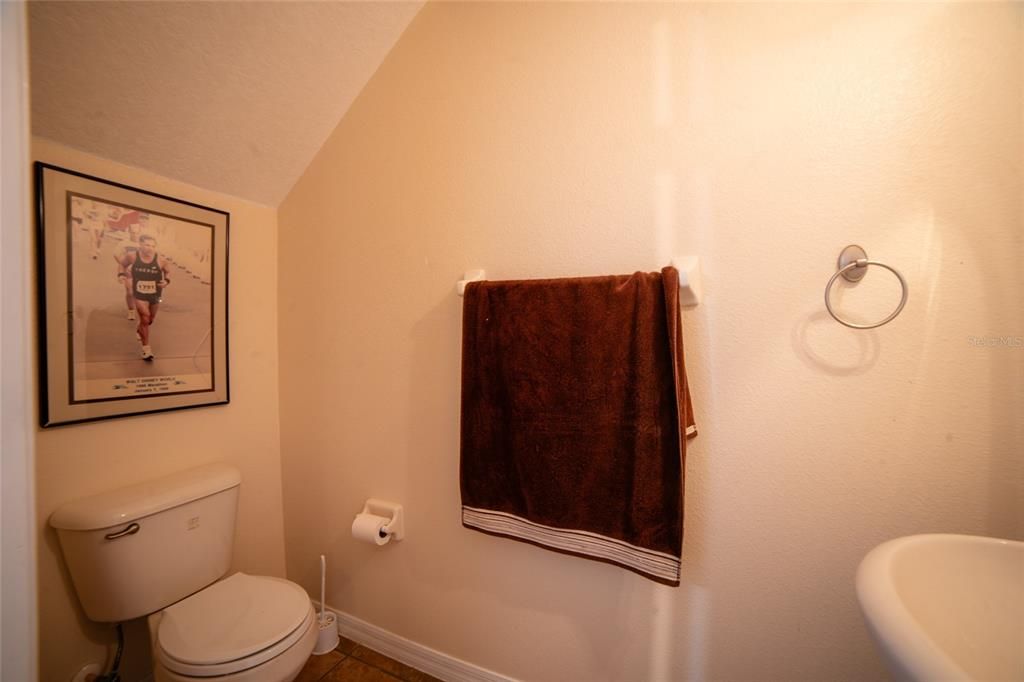 На продажу: $319,999 (3 спален, 2 ванн, 1468 Квадратных фут)