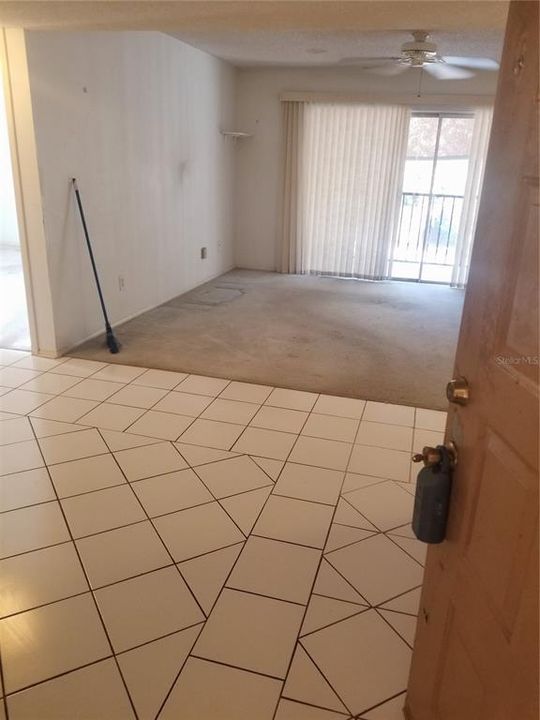 На продажу: $120,000 (2 спален, 2 ванн, 1083 Квадратных фут)