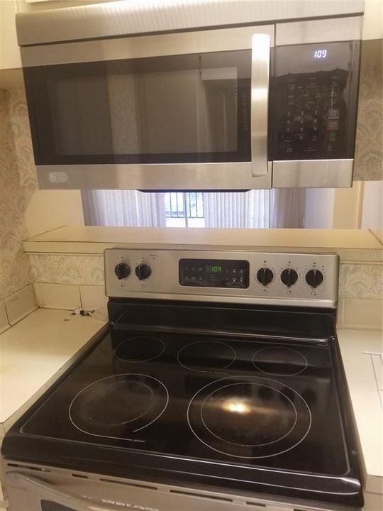 На продажу: $120,000 (2 спален, 2 ванн, 1083 Квадратных фут)