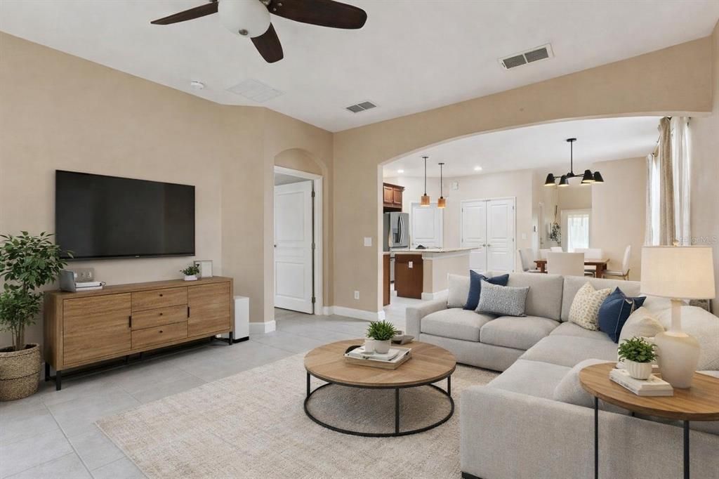 En Venta: $435,000 (4 camas, 2 baños, 2103 Pies cuadrados)