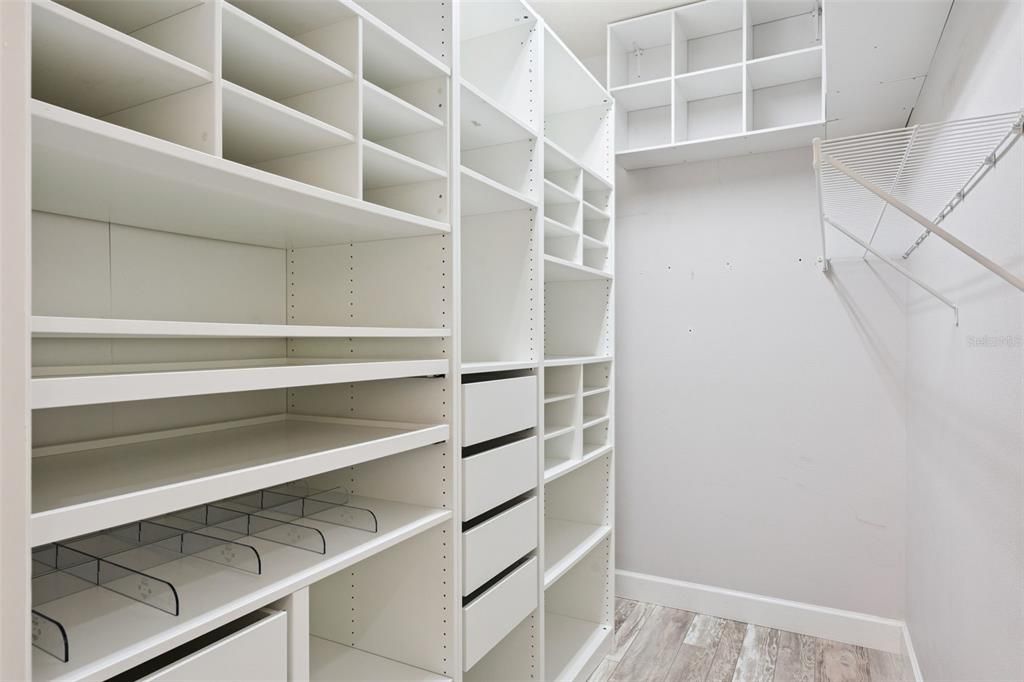 En Venta: $435,000 (4 camas, 2 baños, 2103 Pies cuadrados)