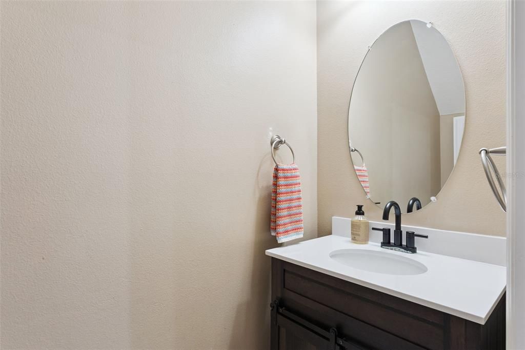 En Venta: $435,000 (4 camas, 2 baños, 2103 Pies cuadrados)