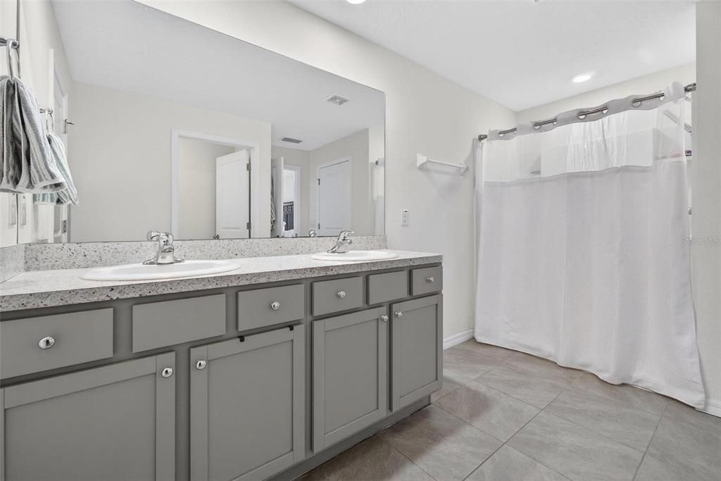 For Sale: $399,900 (4 beds, 2 baths, 2260 Square Feet)