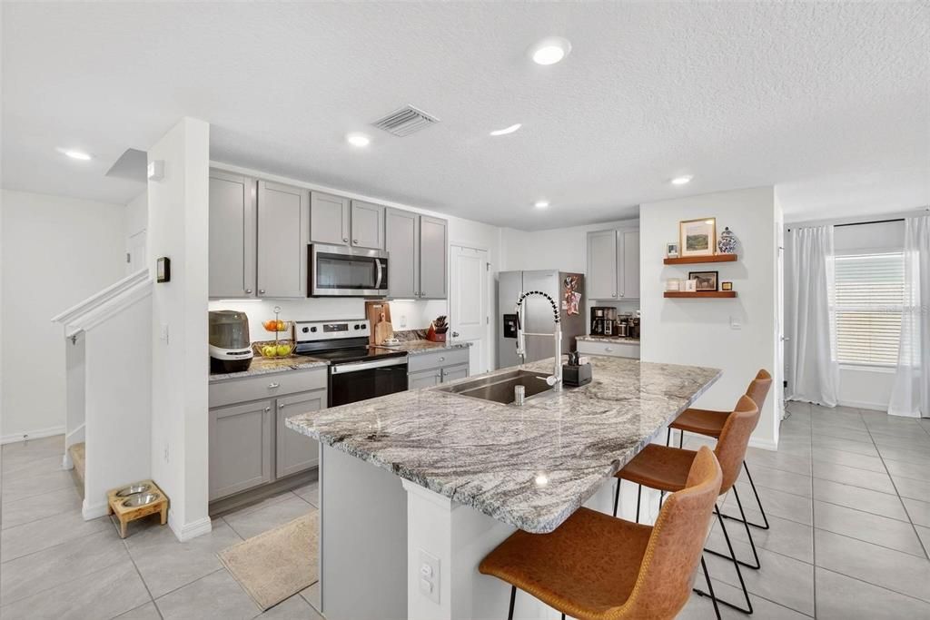 For Sale: $399,900 (4 beds, 2 baths, 2260 Square Feet)