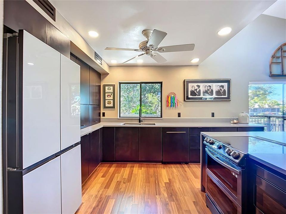 En Venta: $649,800 (3 camas, 2 baños, 1947 Pies cuadrados)