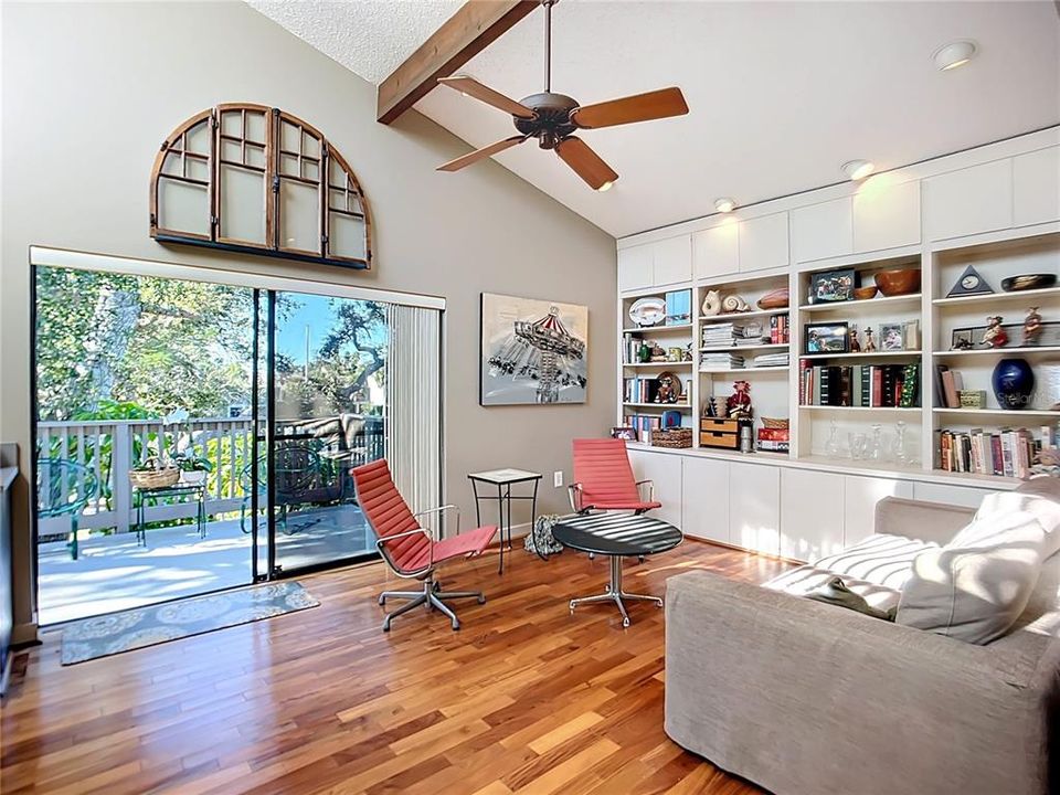 En Venta: $649,800 (3 camas, 2 baños, 1947 Pies cuadrados)