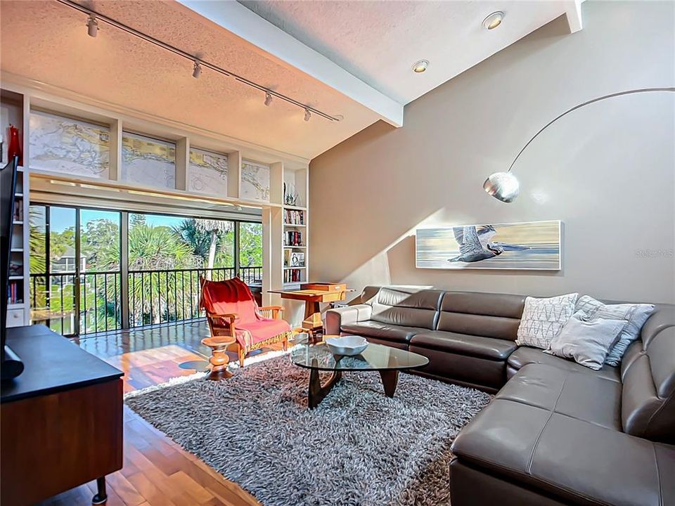 En Venta: $649,800 (3 camas, 2 baños, 1947 Pies cuadrados)