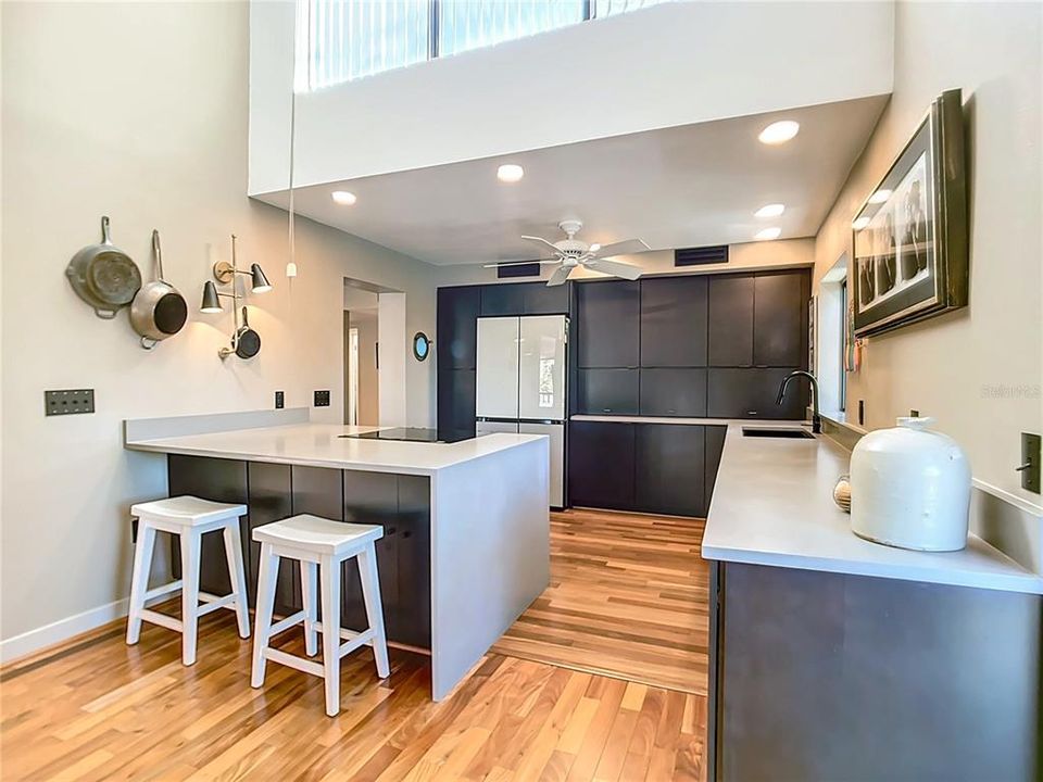 En Venta: $649,800 (3 camas, 2 baños, 1947 Pies cuadrados)