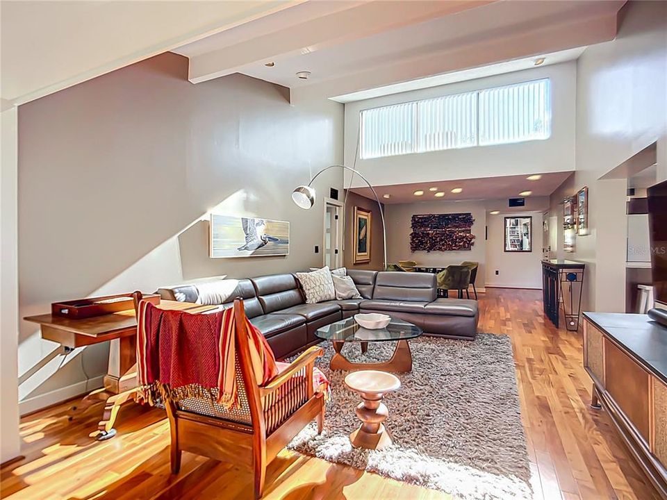 En Venta: $649,800 (3 camas, 2 baños, 1947 Pies cuadrados)