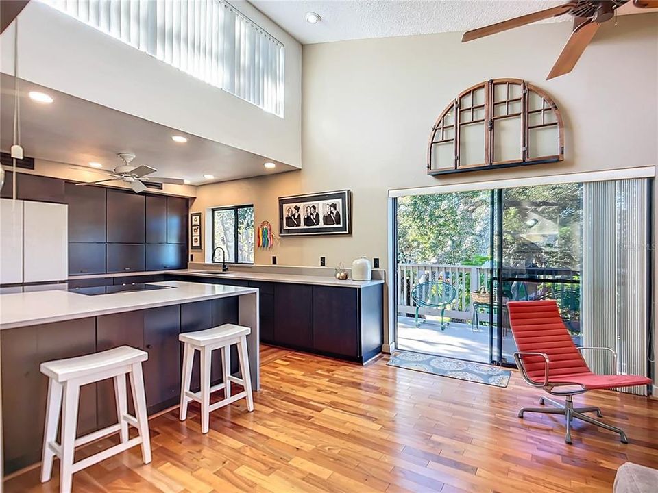 En Venta: $649,800 (3 camas, 2 baños, 1947 Pies cuadrados)