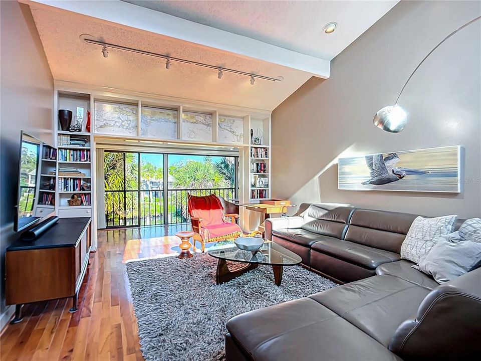 En Venta: $649,800 (3 camas, 2 baños, 1947 Pies cuadrados)