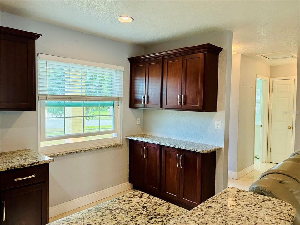 出租: $4,400 (3 贝兹, 2 浴室, 1464 平方英尺)