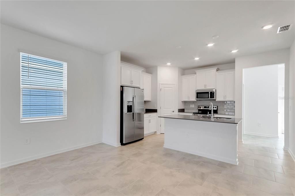 For Rent: $2,498 (4 beds, 3 baths, 2096 Square Feet)