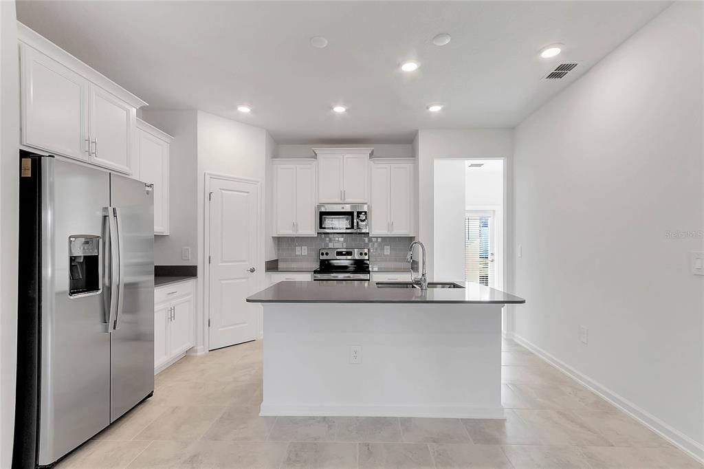 For Rent: $2,498 (4 beds, 3 baths, 2096 Square Feet)