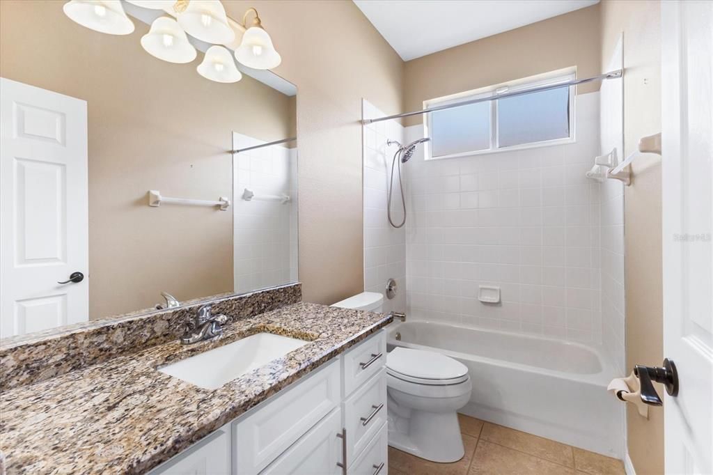 En Venta: $729,000 (4 camas, 3 baños, 2300 Pies cuadrados)