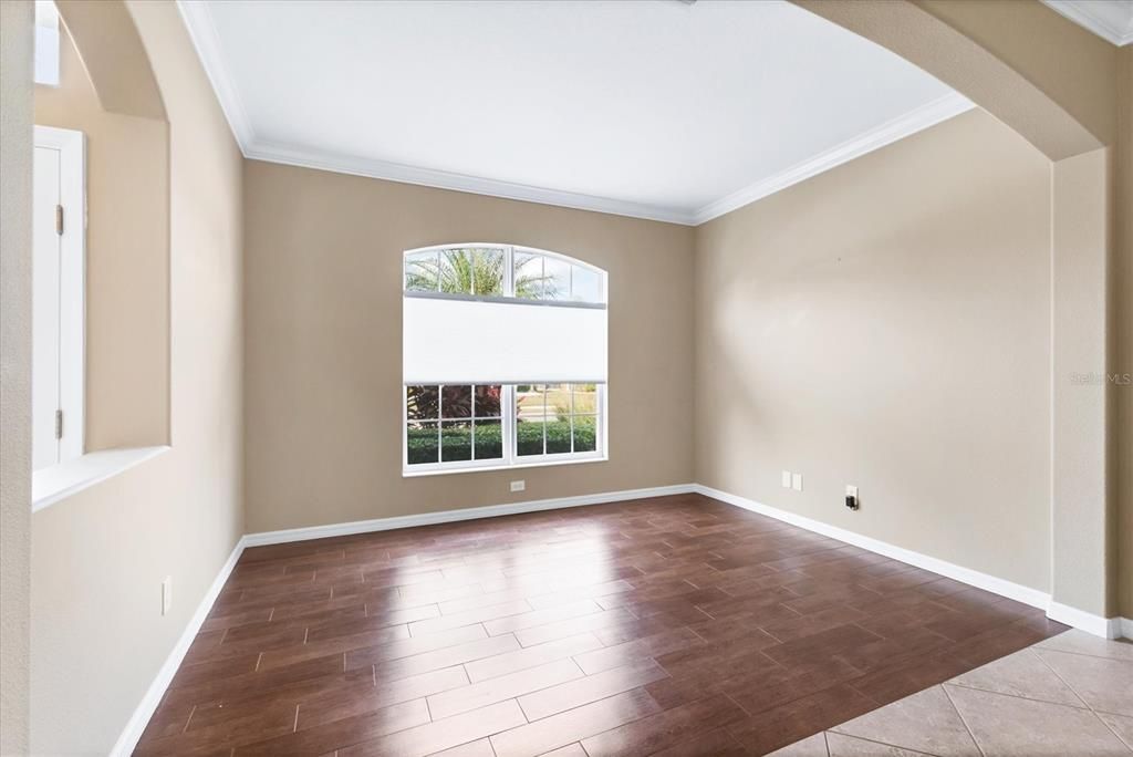 En Venta: $729,000 (4 camas, 3 baños, 2300 Pies cuadrados)