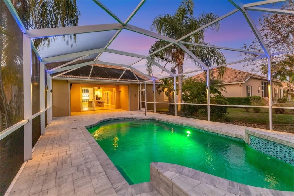 En Venta: $729,000 (4 camas, 3 baños, 2300 Pies cuadrados)