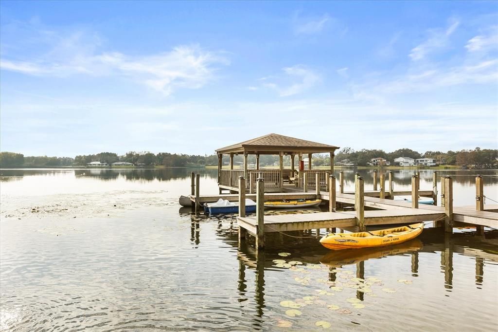 For Sale: $129,900 (1 beds, 1 baths, 715 Square Feet)