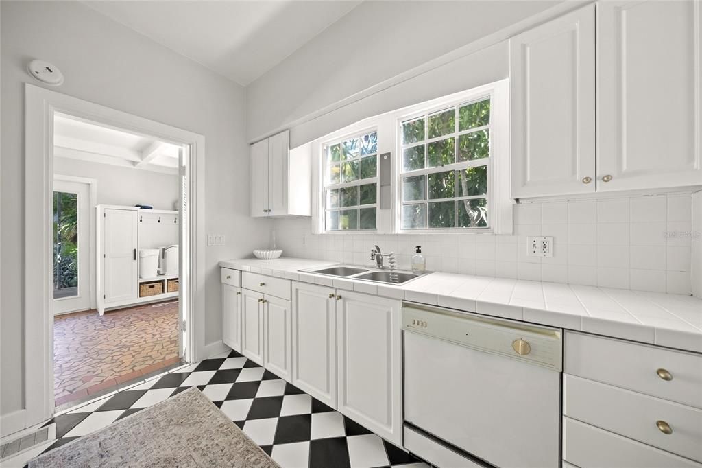 待售: $1,195,000 (4 贝兹, 3 浴室, 2160 平方英尺)