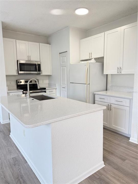 For Rent: $1,725 (2 beds, 2 baths, 1077 Square Feet)